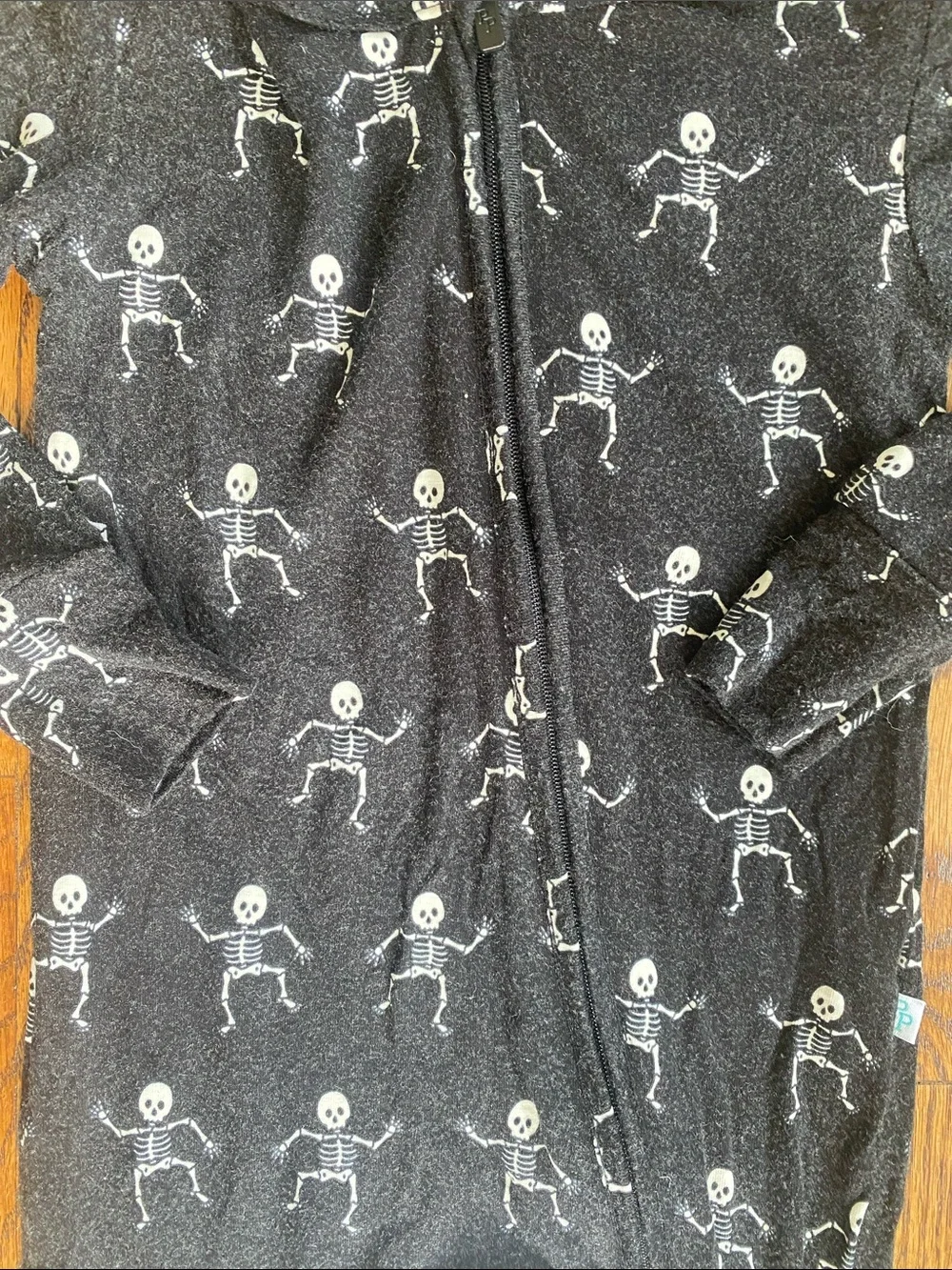 Posh Peanut UNISEX Dancing Skelly Skeleton print footie, size 12-18 months.